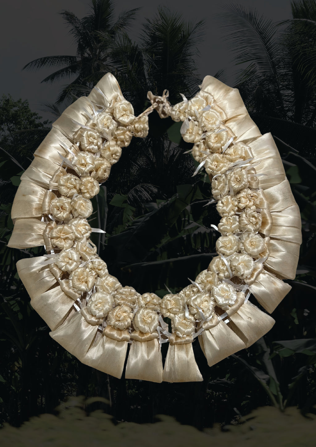 Vau Salusalu (White)